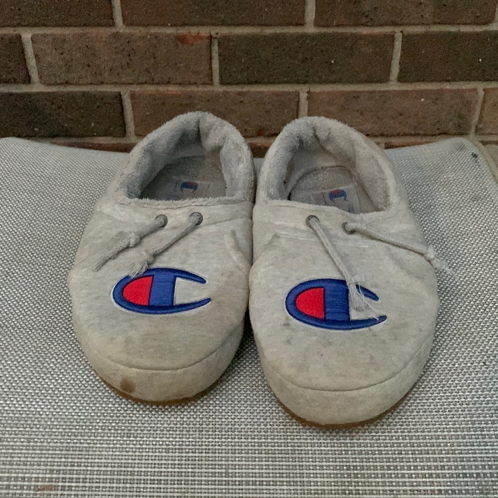 Size 10 Champion Varsity slipper